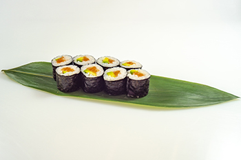 Hosomaki salmone e avocado
